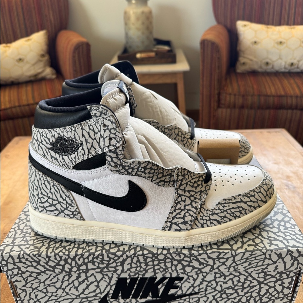 Jordan 1 White Cement - Sz 12.5m
OG All Brand New